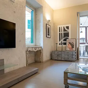 Cozy Nest With Terrace In Trastevere Apartment