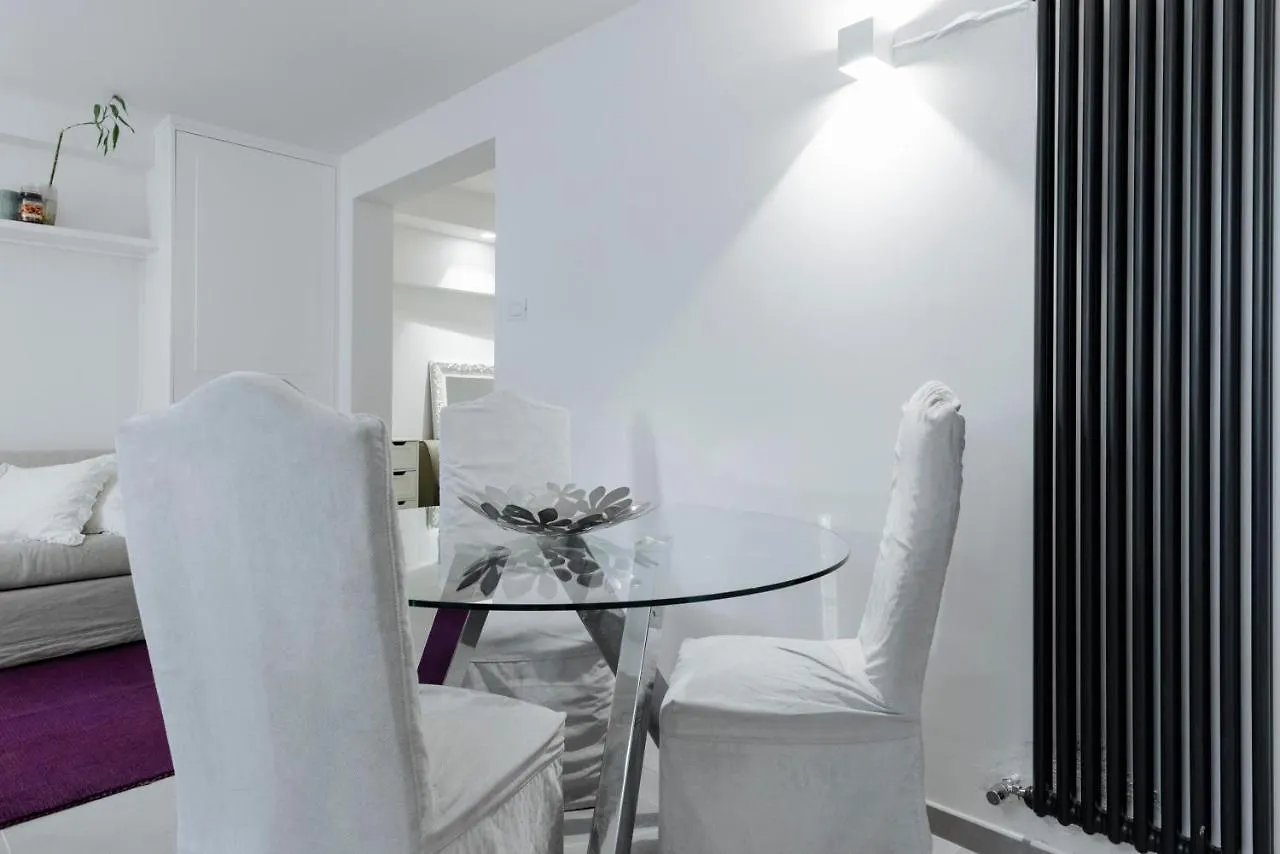 Pantheon Experience Suite Roma Daire